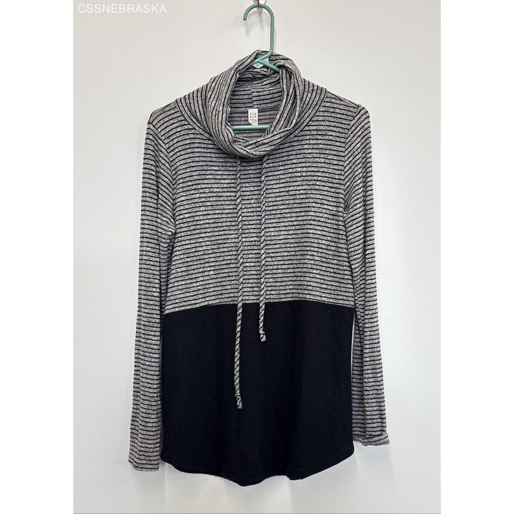 Flamingo Black/White Womens‎ Sweater Made in USA - Size S